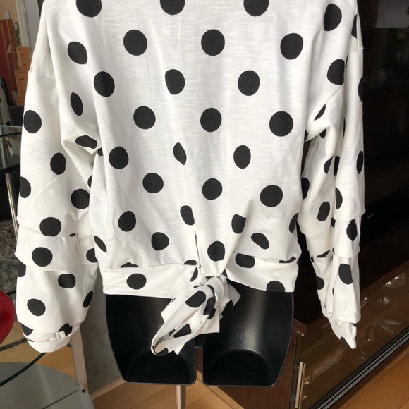 Romeo & Juliet Couture B&WPolk-a-Dot Pullover- NWT - Picture 2 of 7